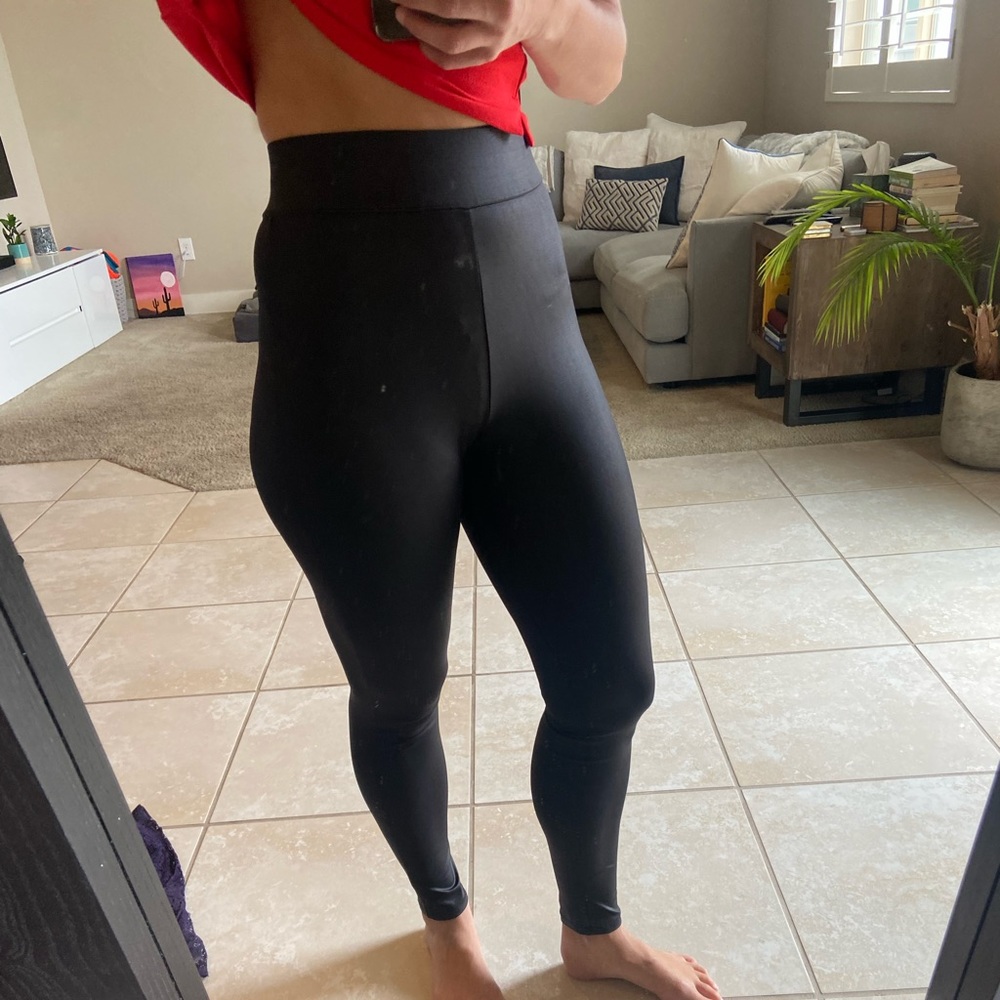 Black high waisted leggings - Size S